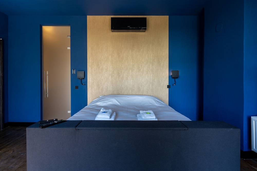 boutique hotel lytel blue