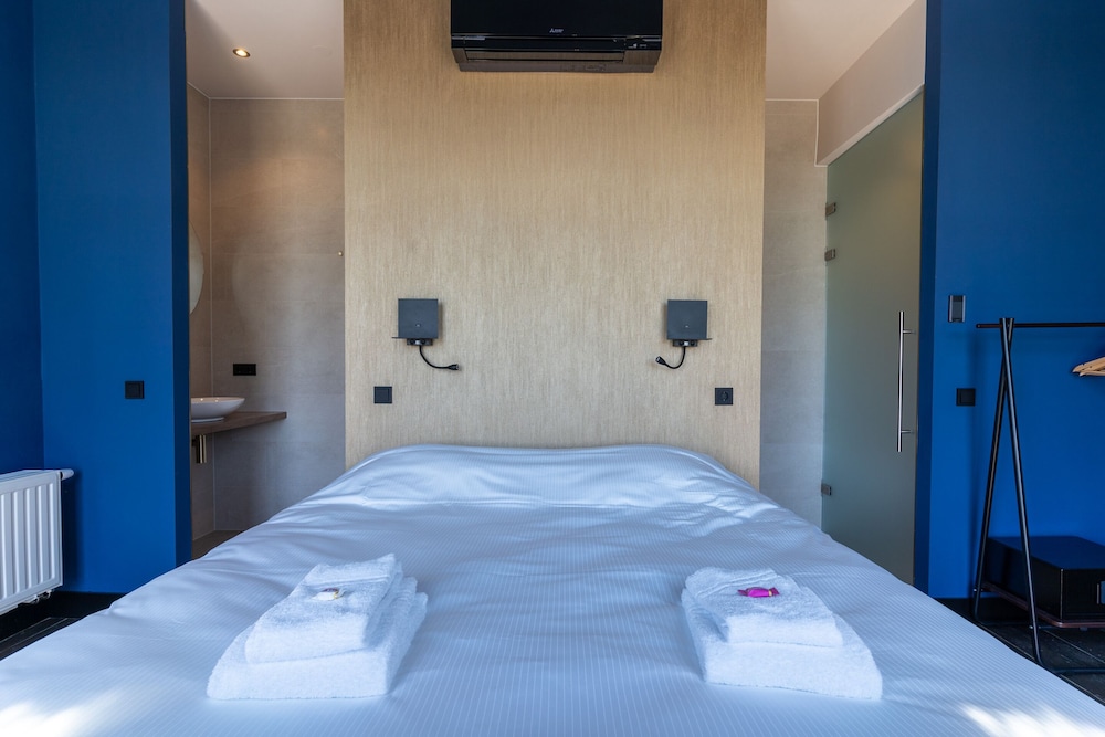 boutique hotel lytel blue