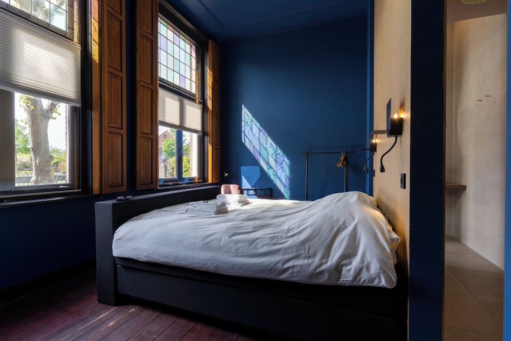 boutique hotel lytel blue