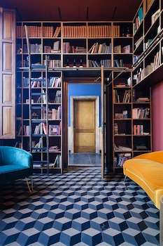 boutique hotel lytel blue