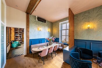 boutique hotel lytel blue