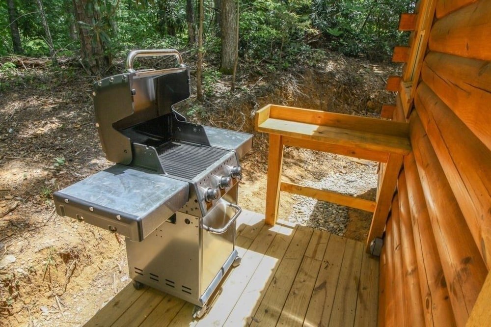 270 black bear 3 bedroom cabin by redawning