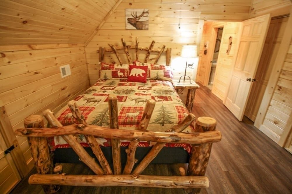 270 black bear 3 bedroom cabin by redawning