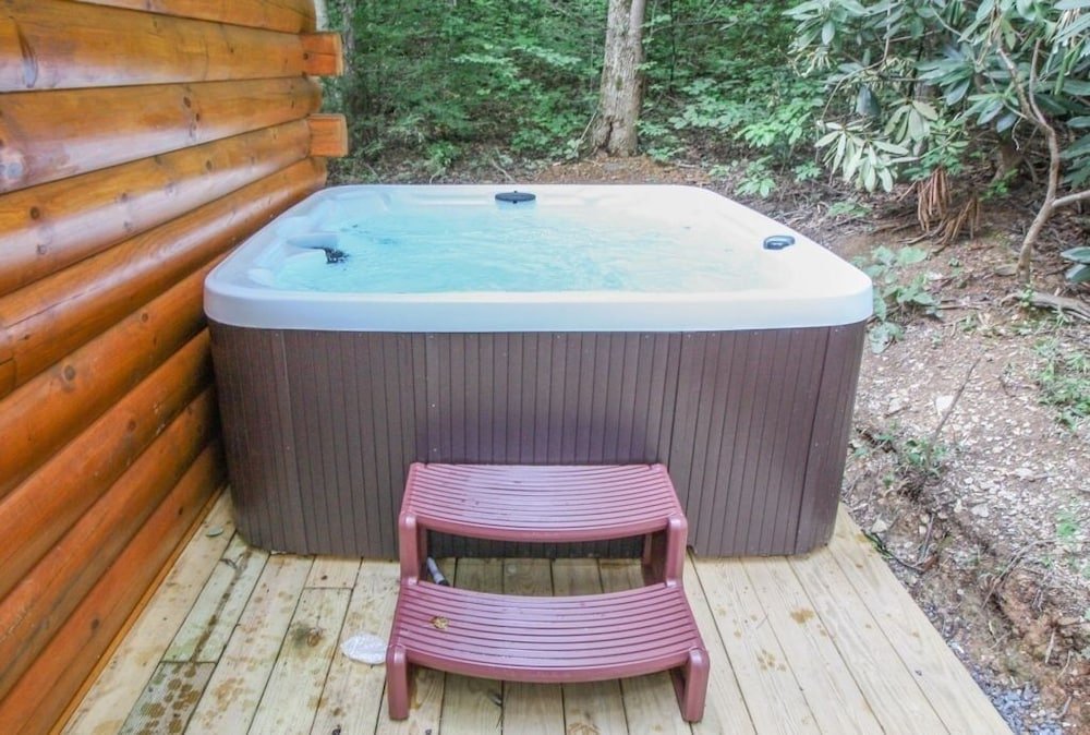 270 black bear 3 bedroom cabin by redawning