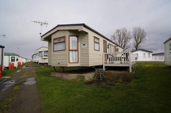 2 bedroom two bathroom sunset lodge heachambeach