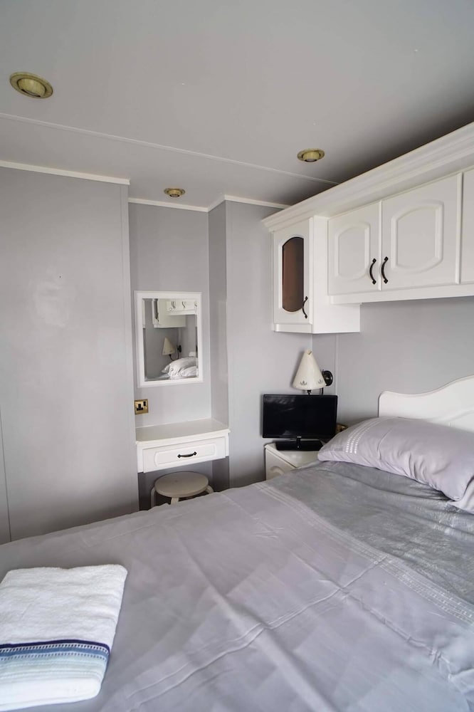 2 bedroom two bathroom sunset lodge heachambeach