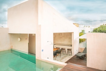 Kiki Tulum,,0 star