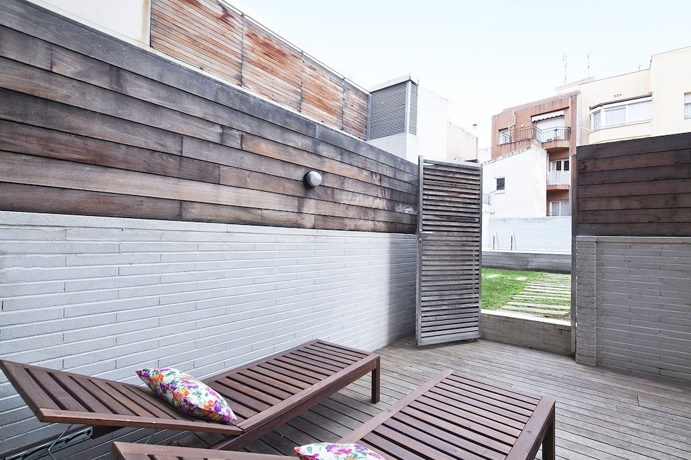 msb pool with terrace