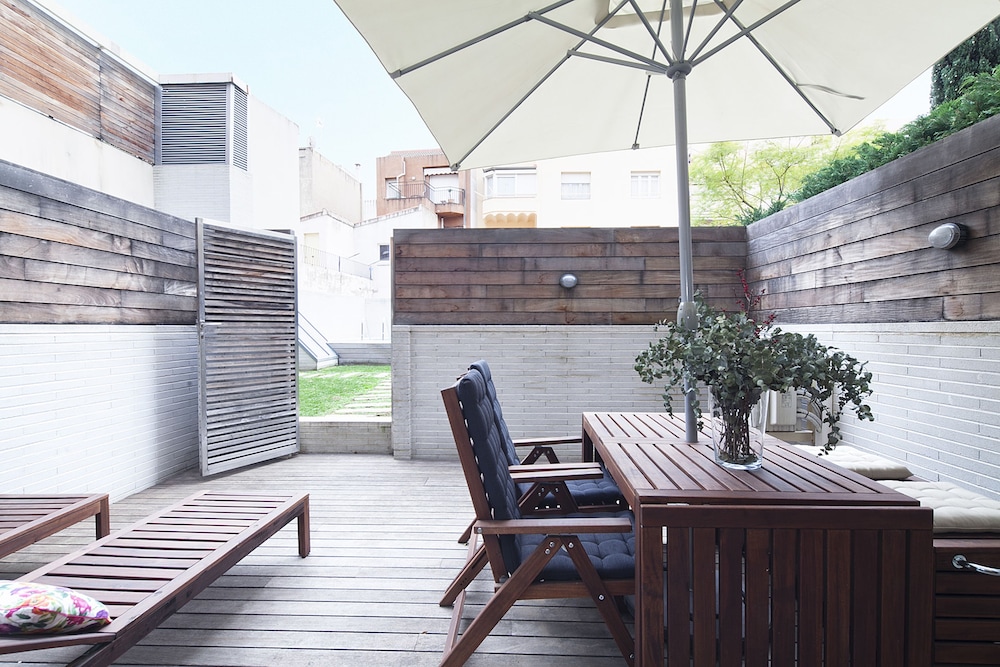 msb pool with terrace