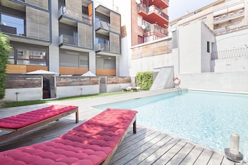msb pool with terrace