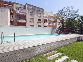 msb pool with terrace