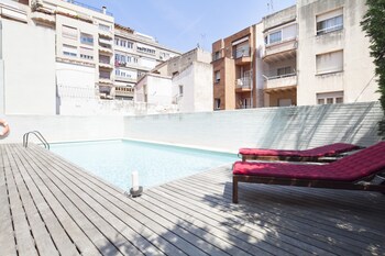 msb pool with terrace
