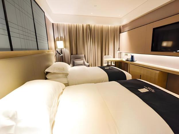 echarm hotel kunming colorful yunnan chunrong street metro station