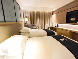 echarm hotel kunming colorful yunnan chunrong street metro station