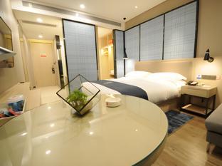 echarm hotel kunming colorful yunnan chunrong street metro station
