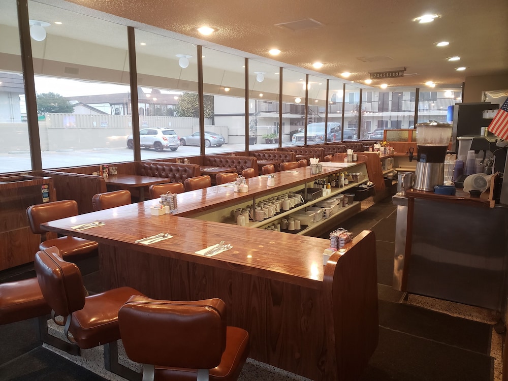 portofino inn burbank