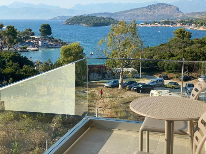 hotel olive ksamil