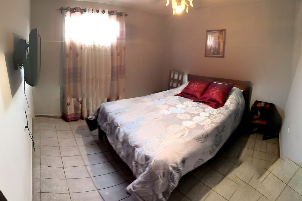 casa discreta cochabamba