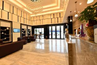 lavande hotel huizhou high speed railway south station wanlian square