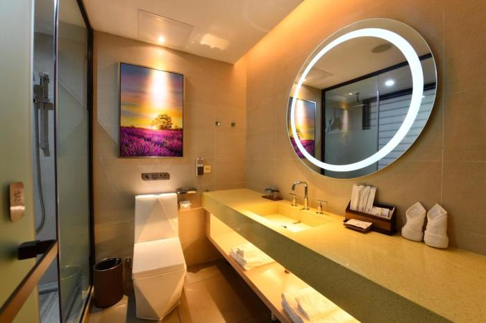 lavande hotel huizhou high speed railway south station wanlian square