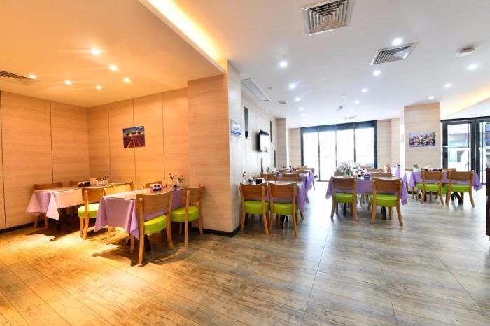 lavande hotel huizhou high speed railway south station wanlian square