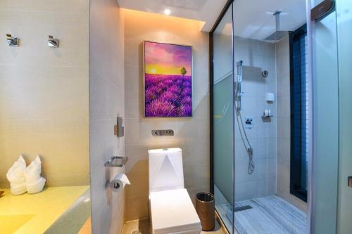 lavande hotel huizhou high speed railway south station wanlian square