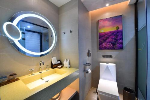 lavande hotel huizhou high speed railway south station wanlian square