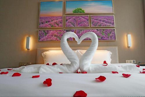 lavande hotel huizhou high speed railway south station wanlian square
