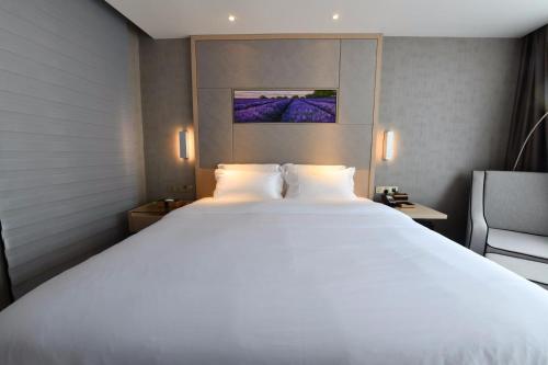 lavande hotel huizhou high speed railway south station wanlian square