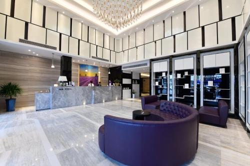 lavande hotel huizhou high speed railway south station wanlian square
