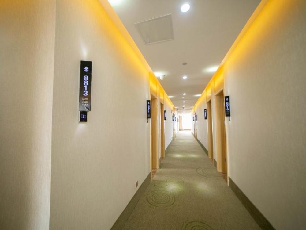 greentree inn yiyang north bus station