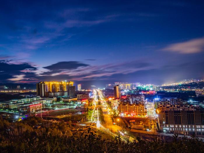 7 days premium zhaotong zhenxiong branch