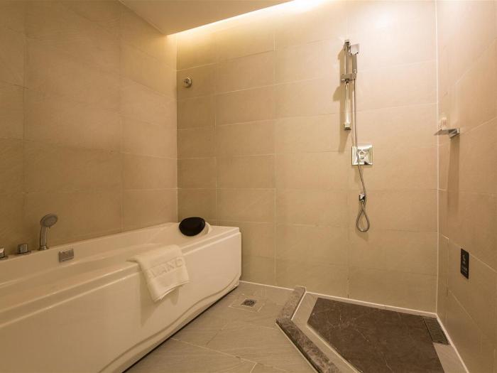 lavande hotel qijiang high speed railway station