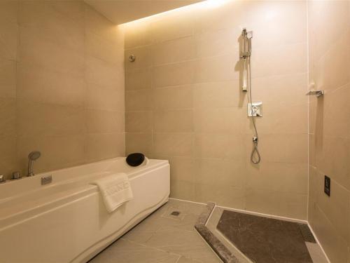 lavande hotel qijiang high speed railway station