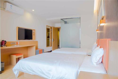 7days premium shijiazhuang east railway station shenghe square branch