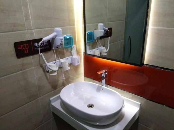 7days premium kunming new asia sports city subway station branch