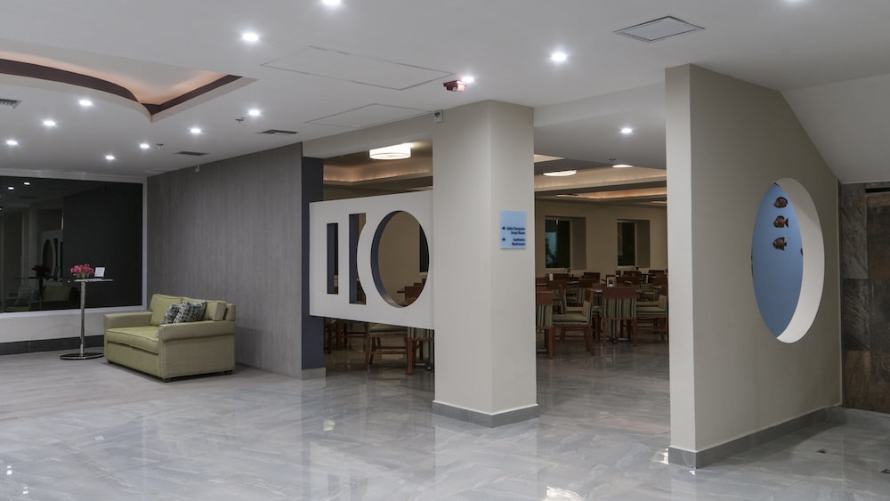 Holiday Inn Express Cabo San Lucas By Ihg,El Tezal>>Cabo San Lucas,3 star