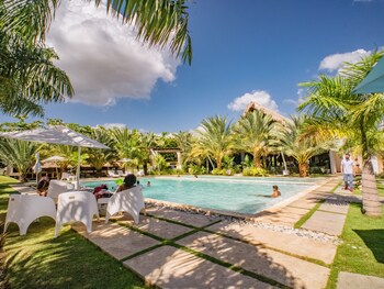 coconut paradise beach hotel