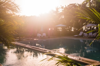 coconut paradise beach hotel