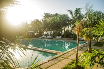 coconut paradise beach hotel