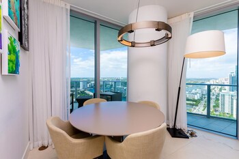 hresort and residences at hollywood beach