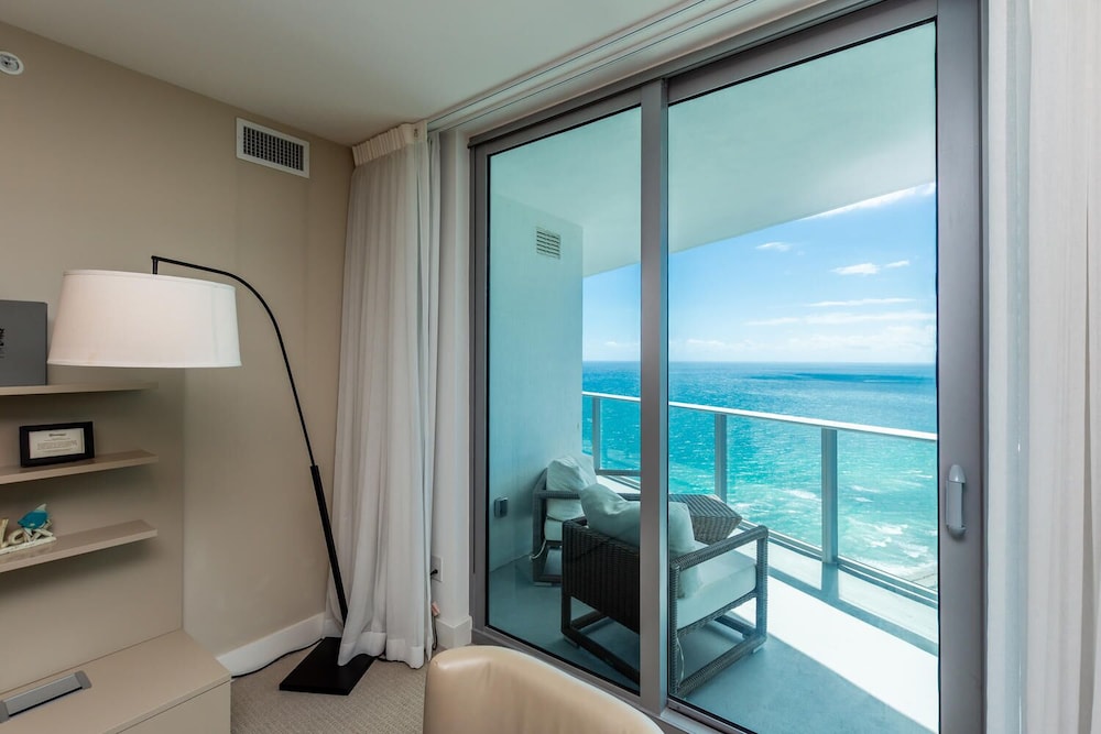 hresort and residences at hollywood beach