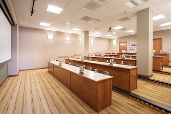 Crowne Plaza Phoenix - Chandler Golf Resort By Ihg,Phoenix>>Chandler,4 star