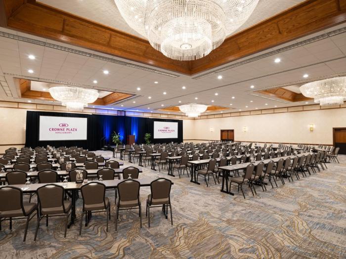 crowne plaza phoenix chandler golf resort by ihg