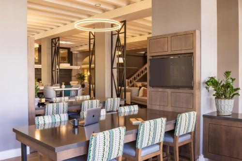 crowne plaza phoenix chandler golf resort by ihg