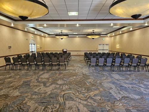 crowne plaza phoenix chandler golf resort by ihg
