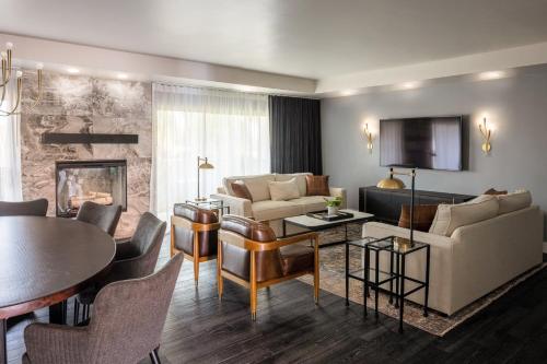 crowne plaza phoenix chandler golf resort by ihg