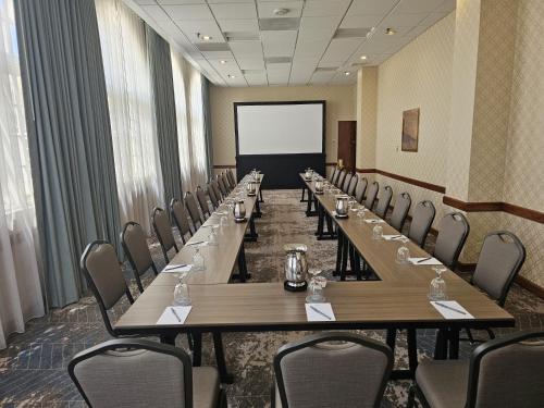 crowne plaza phoenix chandler golf resort by ihg