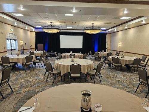 crowne plaza phoenix chandler golf resort by ihg