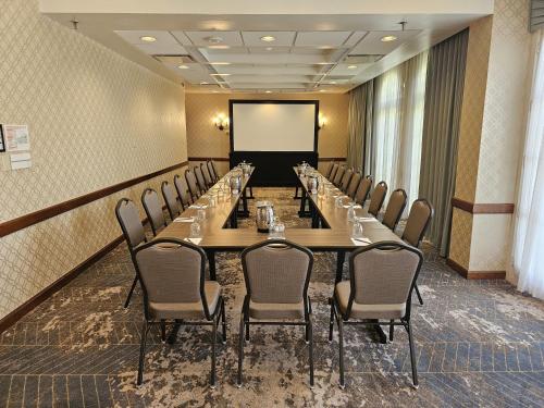crowne plaza phoenix chandler golf resort by ihg
